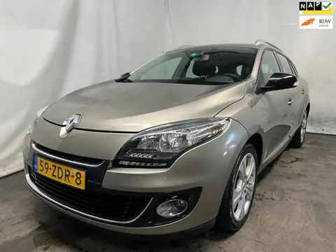 Renault Mégane Estate 1.2 TCe Bose - Motor Rookt - Schade