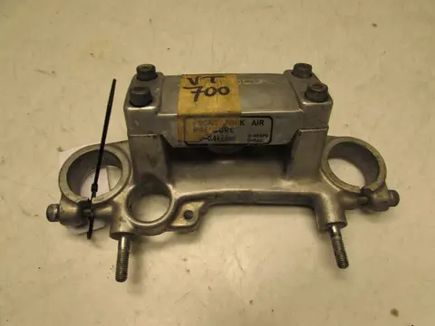 KROONPLAAT Honda VT 700 750 1983 - 1985