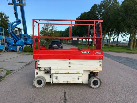 JLG 2032 ES schaar hoogwerker 8 meter (bj 2015)