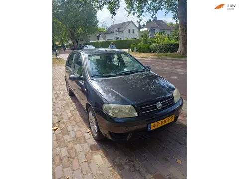 Fiat Punto 1.4-16V Dynamic NIEUWE DISTRIBUTIERIEM