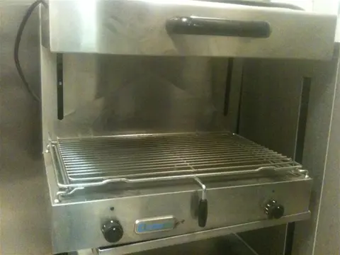 Salamander grill en een regenereerkast