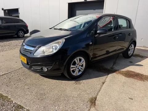 Opel Corsa 1.2-16V Selection 5 deurs met airco