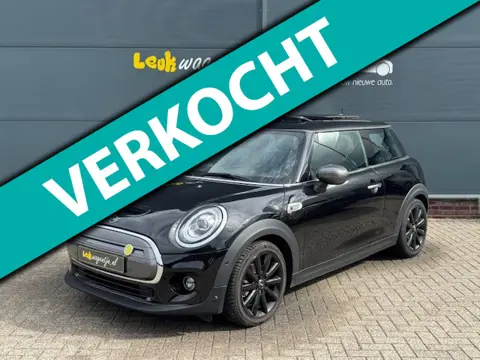 MINI Electric Yours 33 kWh *panorama *leder *camera *17” *VERKOCHT*