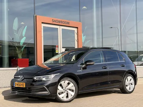 Volkswagen Golf 1.5 eTSI 1st. Edition 150PK | Pano | ACC | Memory | Massage | Stoel/Stuurverwarming 