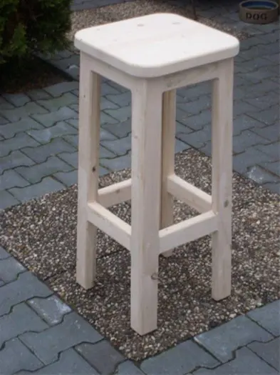 Barkrukken van steigerhout