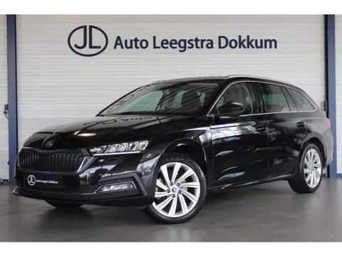 Škoda Octavia Combi 1.4 TSI iV PHEV Business Edition Trekhaak | Carplay | Stoelverw. | Camera | Navi