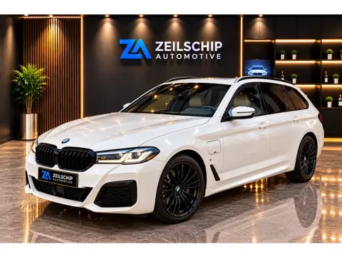 BMW 5-serie Touring 530e xDrive M-Sport|Head-Up|Leder|Keyless|Laser|Trekhaak|