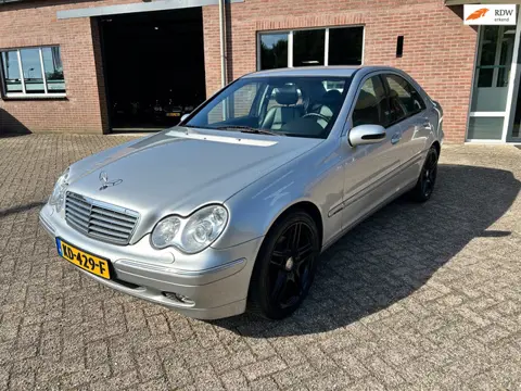 Mercedes-Benz C-klasse 180 K. Elegance // 183.000 km