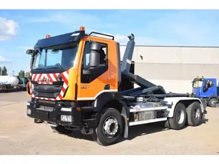 Iveco Trakker 360 +Waf 20t.hooklift (bj 2014, automaat)