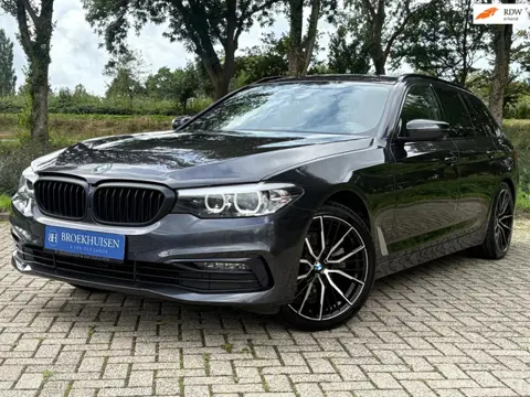 BMW 5-serie Touring 520i Executive Edition 184pk Automaat / Navigatie / Cruise Control