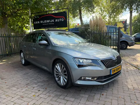 Skoda Superb Combi 1.6 TDI Style Business Pano Xenon Cam Ex Bpm