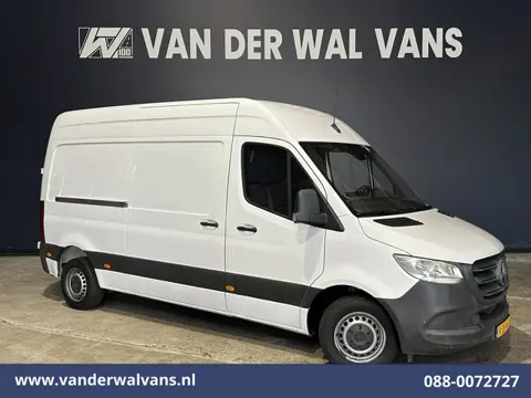 Mercedes-Benz Sprinter 214 CDI 143pk L2H2 Euro6 Airco | Camera | Apple Carplay | Chauffeursstoel And