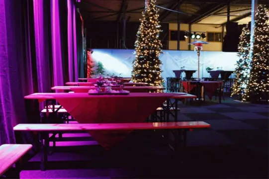 Kerstborrel op locatie organiseren