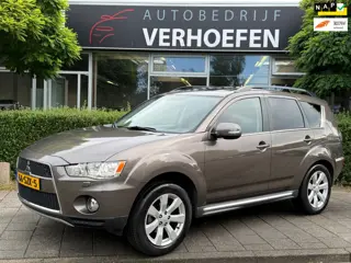 Mitsubishi Outlander 2.0 Edition Two - AUTOMAAT - PANORAMDAK - PARKEERCAMERA - LEDER - NAVIGATIE - X