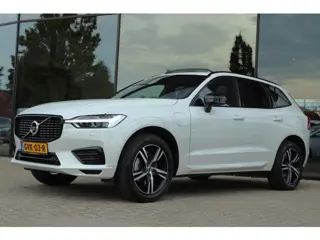 VOLVO XC60 2.0 RECHARGE T6 340PK AWD R-DESIGN | PANO | TREKHAAK | CARPLAY | HUD | HARMAN/KARDON | AC