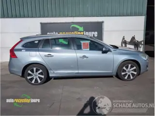 Volvo V-60 I Plug-in Hybrid AWD onderdelen (kleur: 477-00) donorauto