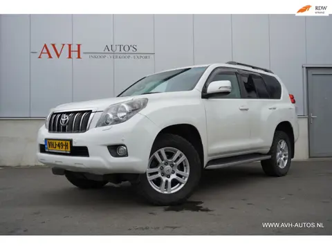 Toyota Land Cruiser 3.0 D-4D-F LX Window Van