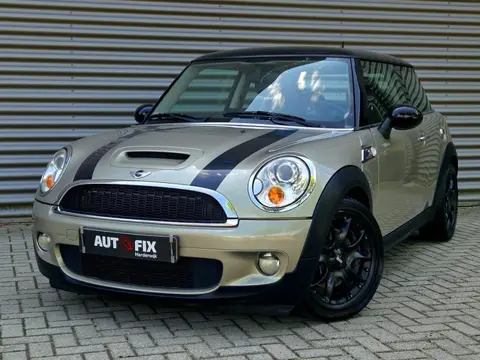 Mini 3-Deurs 1.6 Cooper S 174PK / PDC / Cruise / Airco