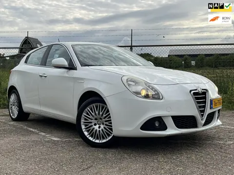 Alfa Romeo Giulietta 1.4 T Distinctive 170PK! Super netjes!