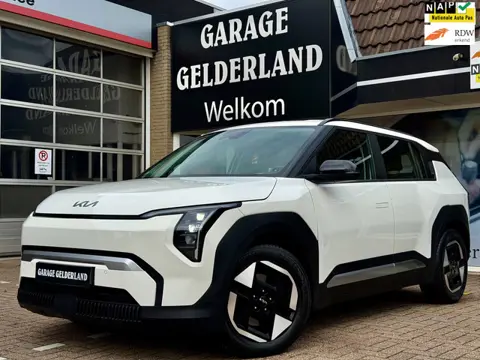 Kia EV3 LONG-RANGE | VIRTUAL-COCKPIT | FULL-LED | APPLE/ANDROID | ACC | CLIMATE | STOEL/STUURVERW, |