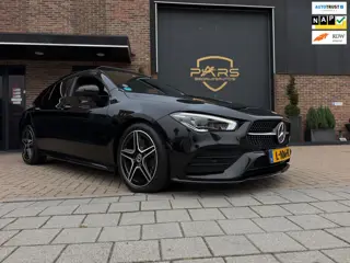 Mercedes-Benz CLA-klasse Shooting Brake 200 Business Solution AMG Panorama Dak bom volle opties! Zee