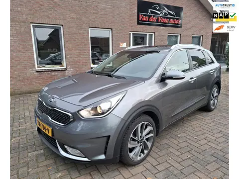 Kia Niro 1.6 GDi Hybrid Edition. Dealer onderhouden. O.a. schuifdak trekhaak, camera, stoel- & stuur