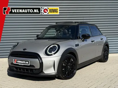 MINI 5-deurs 1.5 Cooper Yours Pano/Leder/Camera (bj 2023)
