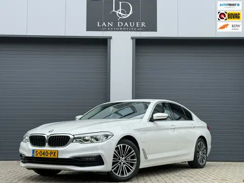 BMW 5-serie 530e iPerformance High Executive / SOFTCLOSE 360