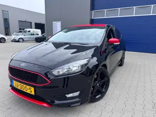 Ford Focus 1.5 Black Edition|Navigatie|Sport|unieke auto!!
