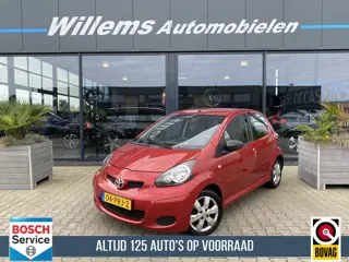 Toyota Aygo 1.0-12V Aspiration Red Navigator Airco, Navigatie & Electrische ramen