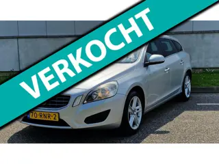 Volvo V60 1.6 T4 Momentum, automaat, trekhaak apk tot 9-2027