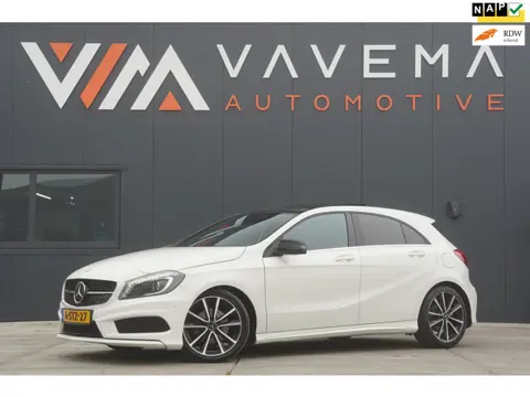 Mercedes-Benz A-klasse A 180|2013|A180|AMG|Automaat|Pano|Sportstoelen|Trekhaak|Xenon|Cruise|Airco