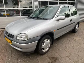 Opel Corsa 1.2i-16V Strada - Automaat - Stuurbekrachtiging