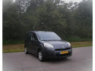 Peugeot Partner 120 1.6 VTi L1 XR . BENZINE . Airco . Elec ramen . Schuifdeur . MARGE . nette auto .