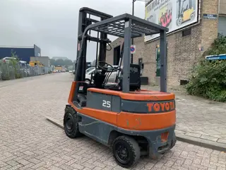 Toyota FBM25 2500KG 4.00METER HEFTRUCK