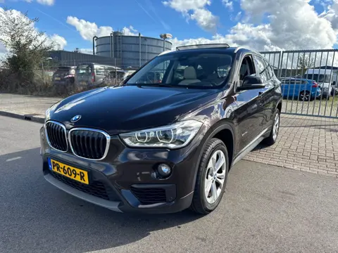 BMW X1 SDrive18d AUTOMAAT XENON/PANO/NAVI/HEADUP