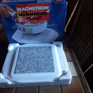 Magnetron, warmhoudplaat