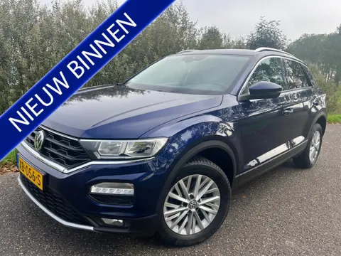 Volkswagen T-Roc 1.0 | Clima | Cruise | Navi | Bluetooth | Parkeersens. | APK 10-2027