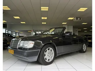 Mercedes-Benz 200-500 (W124) Cabrio 300 CE-24/In Nieuwstaat