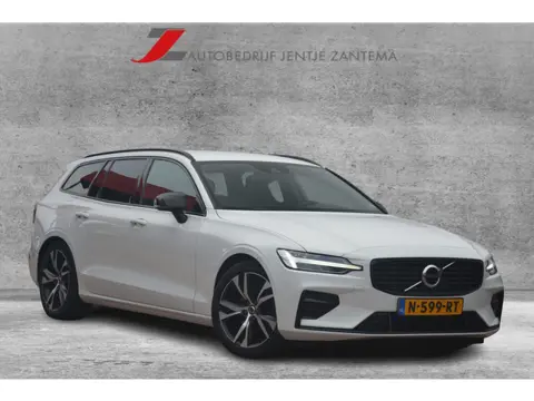 Volvo V60 2.0 B3 R-Design | Navigatie | Sportstoelen | Full LED | Pilot Assist | Camera | NL auto!! 