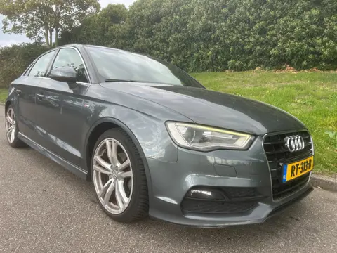 Audi A3 Limousine 2.0 TDI S-line Automaat - Sportstoelen - Navi - PDC