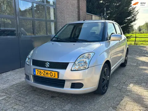 Suzuki Swift 1.3 GLS / apk / groot scherm