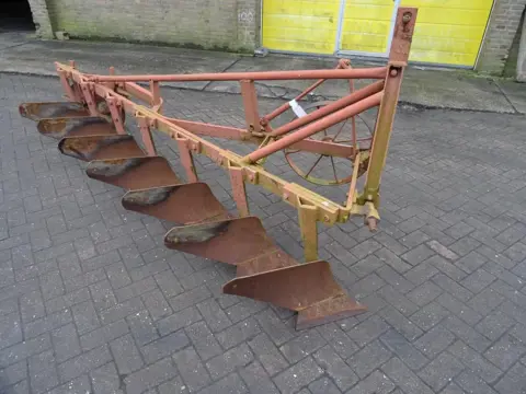 7schaar stoppelploeg