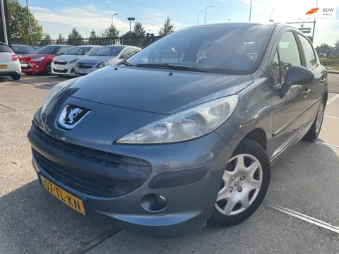 Peugeot 207 1.4-16V XT