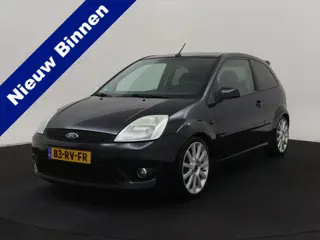 Ford Fiesta 2.0-16V ST, zwart, 3 deurs, volledig leder, carplay, airco, 17"! Zeer nette en goed onde