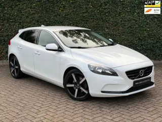 Volvo V40 1.6 T3 Summum | Leder | Cruise | Navi | Pdc