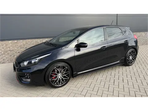 Kia cee'd 1.6 GT Camera / 204 PK / Stoel+Stuur-verwarming