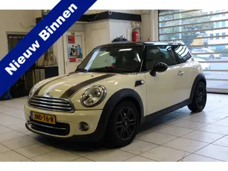 MINI 3-deurs 1.6 Cooper Mayfair, wit/zwart, panoramadak, navigatie, zeer nette auto
