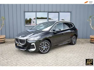 BMW 2-serie Active Tourer 225e xDrive M Sport * Vol * SoH 94% * Pano * HK * HeadUp * Memory * 360 Ca