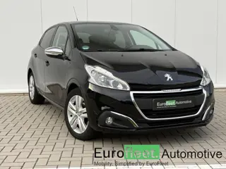 Peugeot 208 1.2 PureTech Signature  | extreem lage km stand | stoelverwarming | carplay | Heel netje
